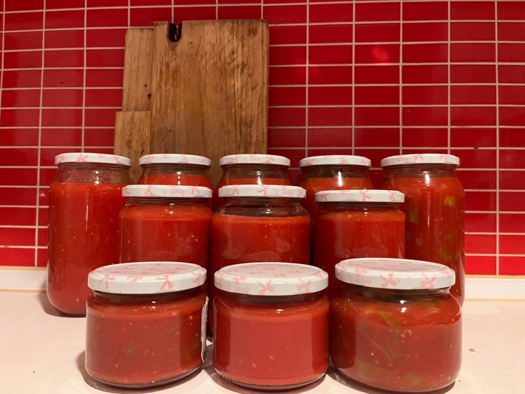 7- Tomato sauces prepared for the winter_Credit-Rabia Çetin
