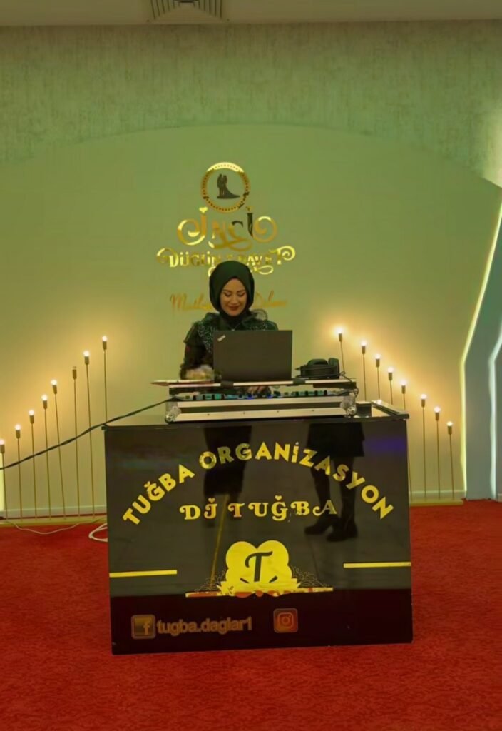 1- DJ Tuğba Dağlar_Credit-Meltem Suat